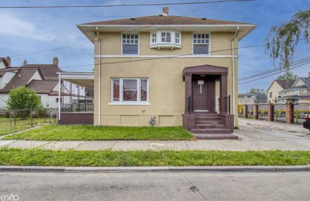 5421 Toledo Street Gallery 3