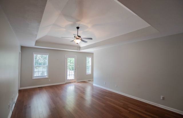 Pet Friendly Three Bedroom! Gallery 3