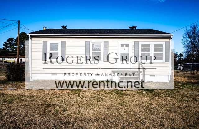 Homes for rent in Henderson NC - 1847 S. Clearview Drive - Schedule Showing Online at www.rentnc.net photos photos