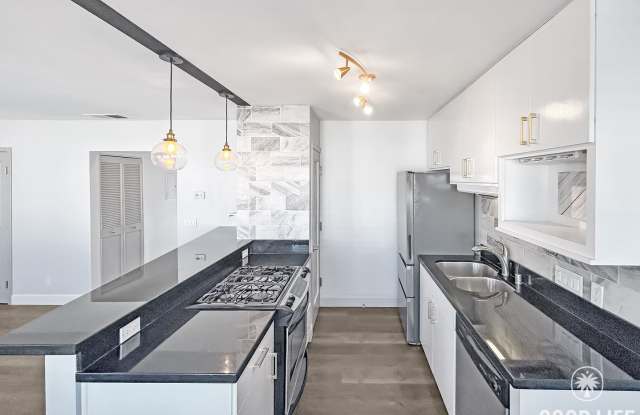 Stunning 1BD/1BA W/ Updated Kitchen and Reserved Parking in North Park! - 3907 Georgia Street, San Diego, CA 92103