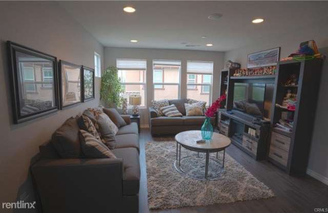 1528 Borden Ln Gallery 3