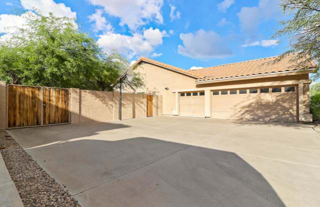 4802 W SADDLEHORN Road Gallery 4