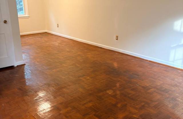 1846 E WEST Highway Gallery 3
