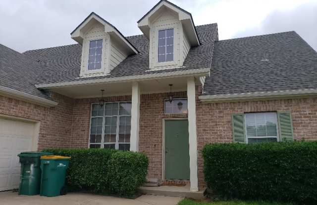 531 Mattie Ln - 531 Mattie Lane, Lake Dallas, TX 75065