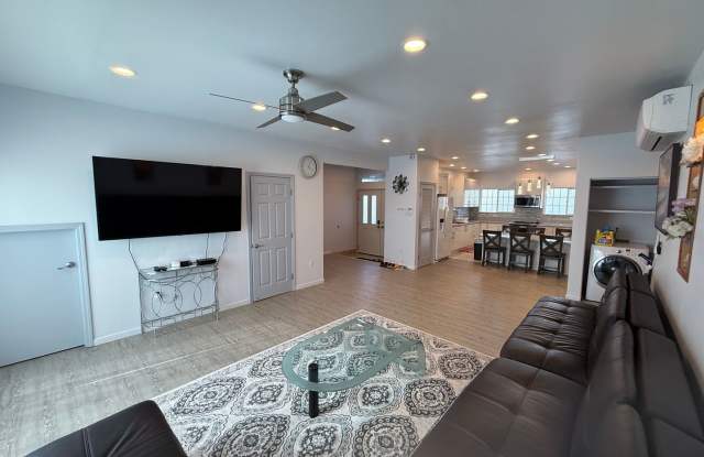 Fully Furnished, Modern & Spacious 3BD/2.5BA Home – Upper Pearl City photos photos