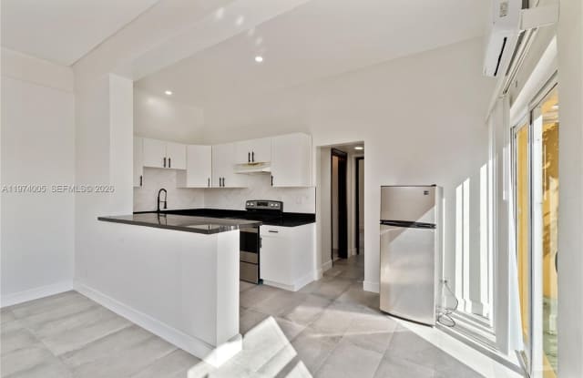 2204 Mckinley St photos photos