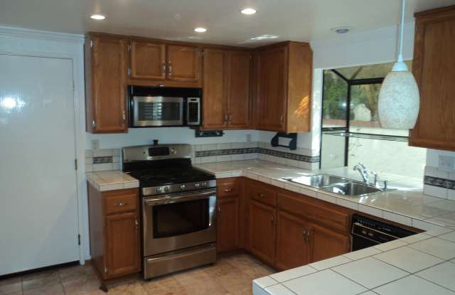 9347 Vervain St Gallery 4