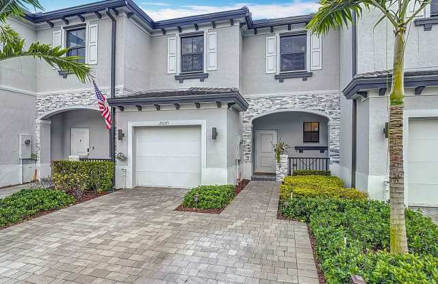 Gorgeous 3 bedroom 2 1/2 bath Townhouse built in 2022 in Miami photos photos