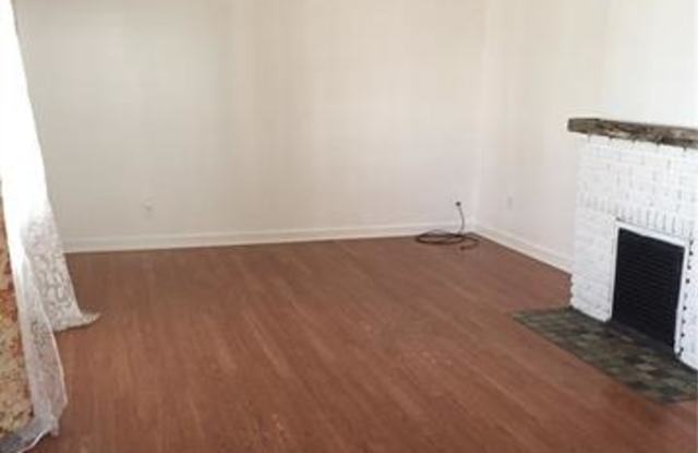 209 E 6th Street Gallery 3