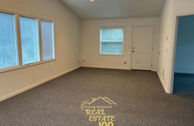 838 Southeast Oar Avenue photos photos