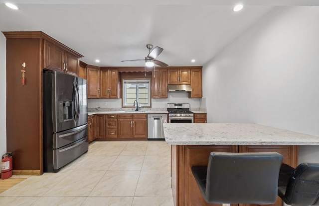 93 LORD AVE photos photos