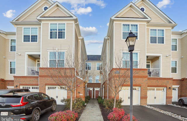 23255 MILLTOWN KNOLL Square unit: 110 photos photos
