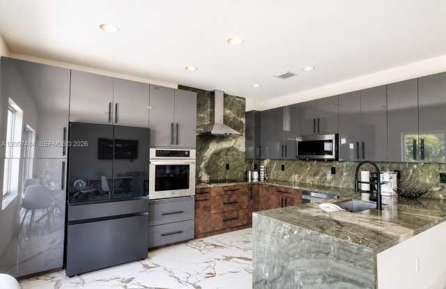 9471 SW 226th Terrace 0, Cutler Bay, FL 33190 - 1800 Gallery 3