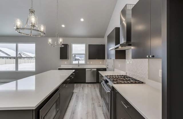 Beautiful 3-Bedroom Home in Desirable Coeur d'Alene Place Gallery 4
