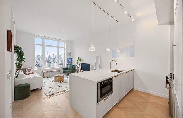 2918 41st Ave Apt 16B photos photos