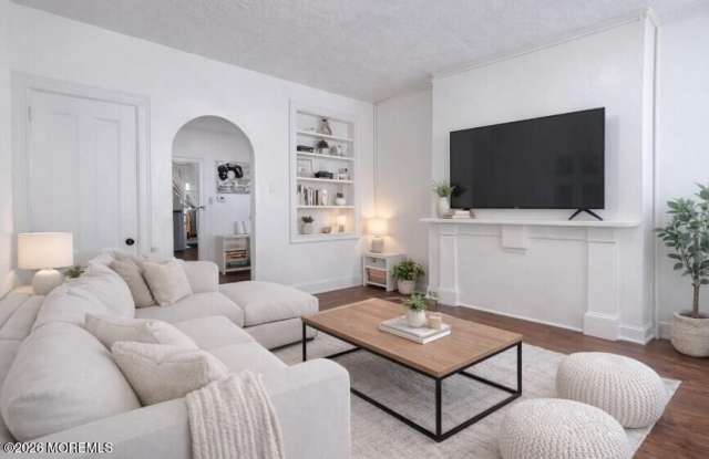 40 Westervelt Place unit: 3 photos photos