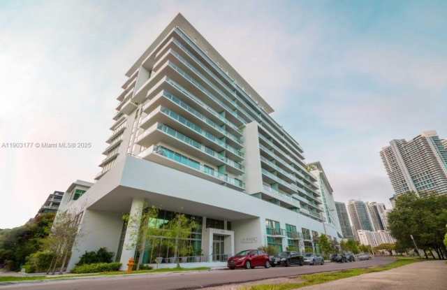 1600 SW 1st Ave photos photos