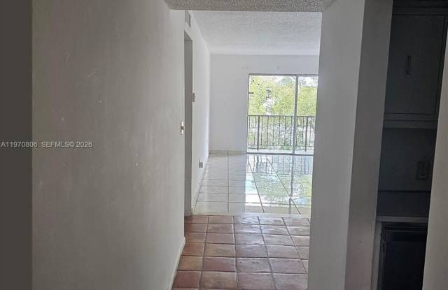 11925 NE 2nd Ave photos photos