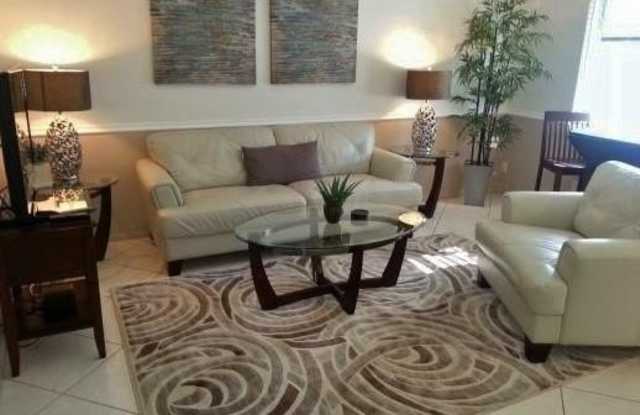2300 NE 9th Ave Gallery 2