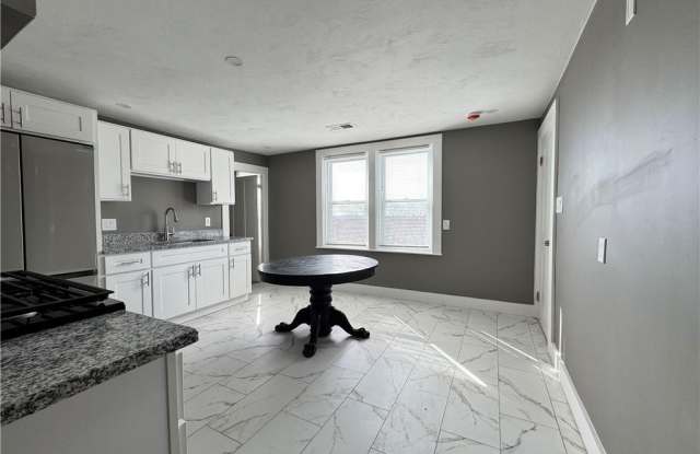 910 Atwells Avenue Gallery 4