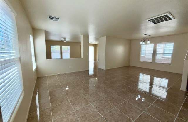 11225 Sandrone Avenue Gallery 2