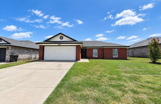 4400 Wade Dr Gallery 1