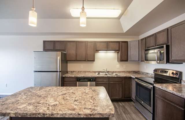 Eaglebrook at Prairie Grove Apartments Gallery 3