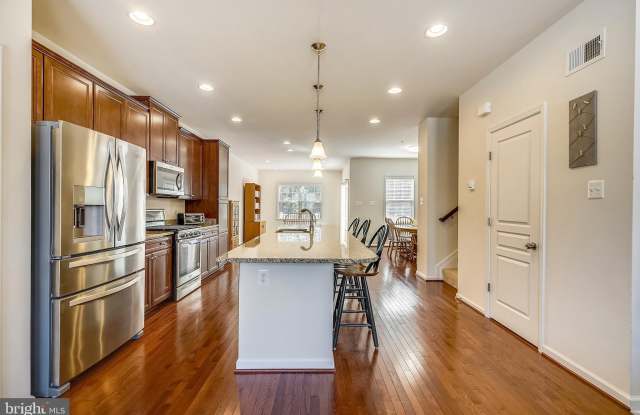 7513 HOLLY RIDGE DRIVE Gallery 4