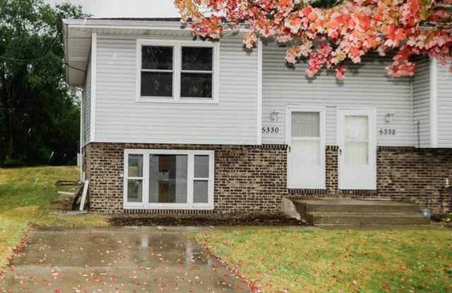 2 Bedroom / 1 Bathroom Duplex for Rent in Portage - 5330 Plaza Avenue, Portage, IN 46368