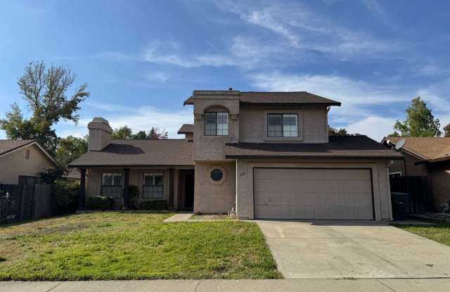 Roseville home with new carpet, paint,  shutters. Landscaper included! photos photos