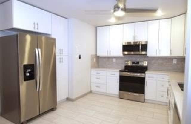 10328 N Dowling Road Gallery 3