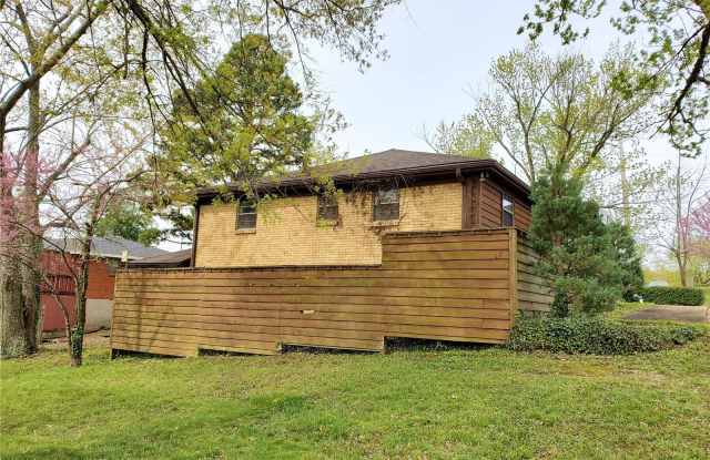 2408 Crestwood Gallery 3