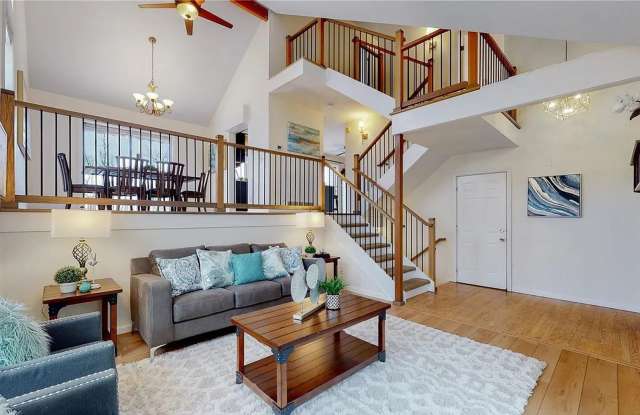 Stunning 5Bed 3.5Bath Modern Home on Spacious Lot in Quiet Boulder Cul-de-Sac Gallery 1