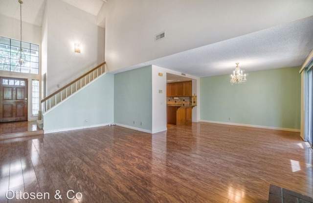 955 Sandstone Dr Gallery 2