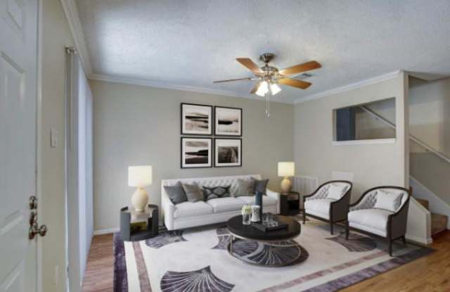 1638 N Interstate 35 Gallery 2