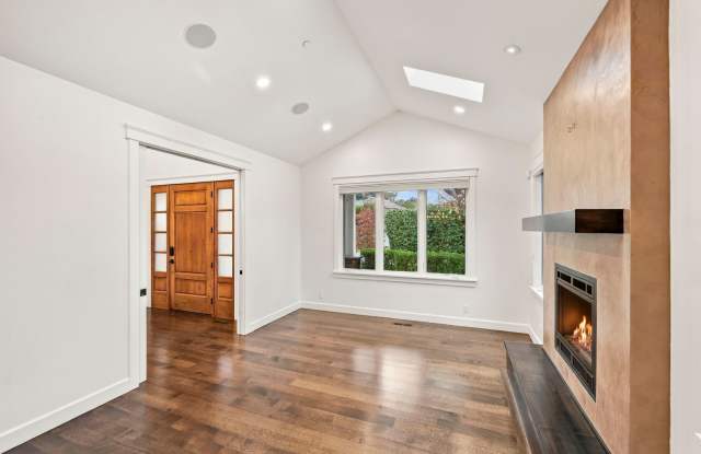 Stunning 4 Bed, 3 Bath Executive Home in Palo Alto’s Coveted Duveneck Neighborhood Gallery 4