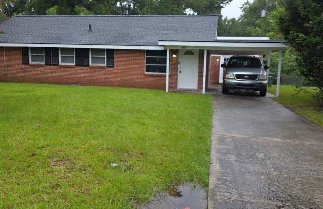 Cozy Home in Cloverdale photos photos