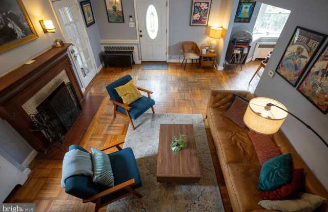 1446 MONTANA Avenue NE Gallery 2