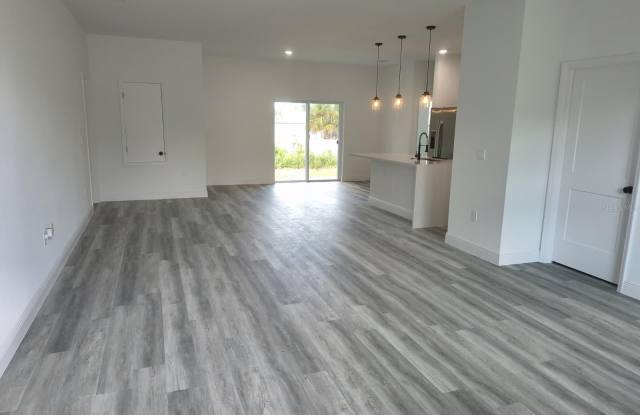 171 MARION OAKS Trail Gallery 2