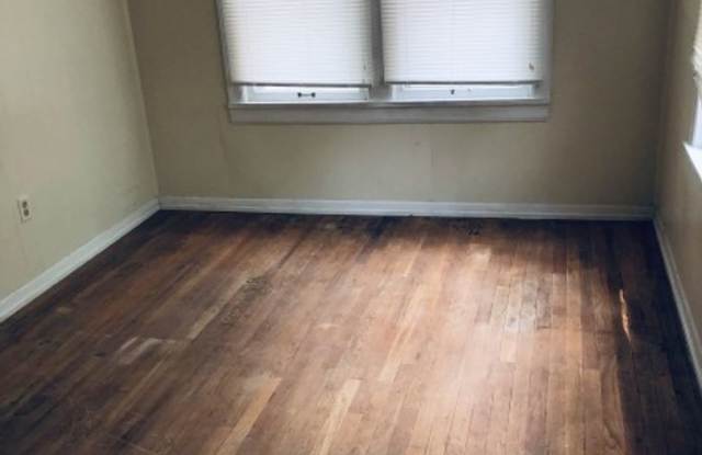 72.6 - 810 S. Washington Gallery 3