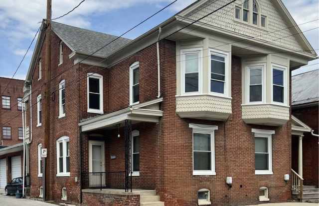 Spacious 3 Bedroom Duplex photos photos