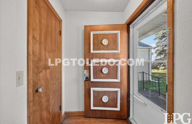 3735 Sherbrooke Rd. Gallery 1
