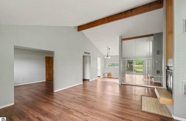 981 Meadowbrook Drive Gallery 3