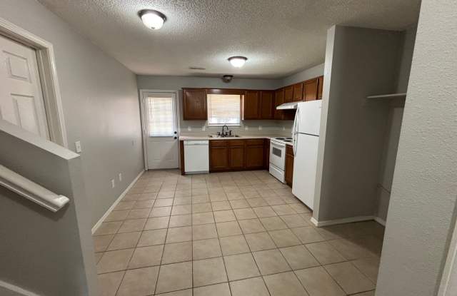 3409 SW Victoria Pl Apt 1 & 2 photos photos