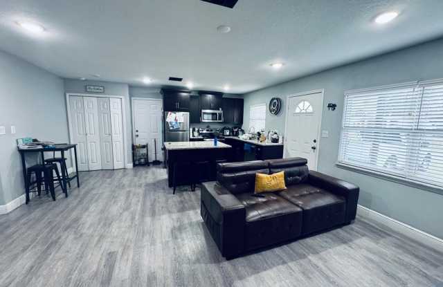 17 S SOLANDRA Drive Gallery 3