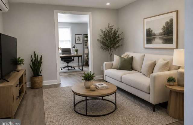 118 E MAPLE Avenue Gallery 1