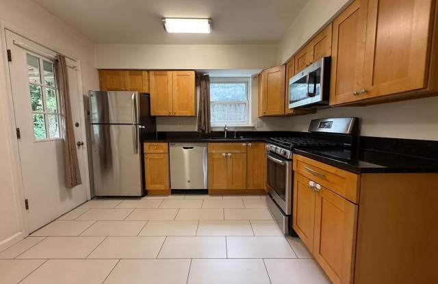 5835 MOUNT VERNON Drive Gallery 3