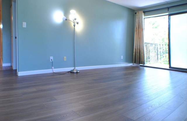 209 Riverview Ave unit: 28 photos photos