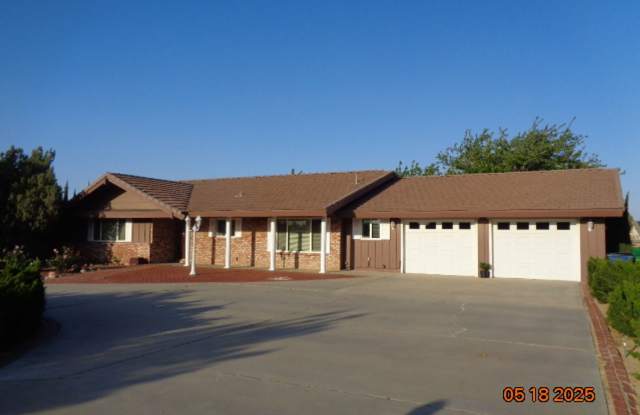 Custom Home in Quartz Hill on a Large Lot photos photos