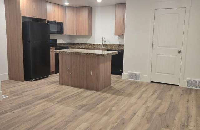 ***Move in Special*** photos photos